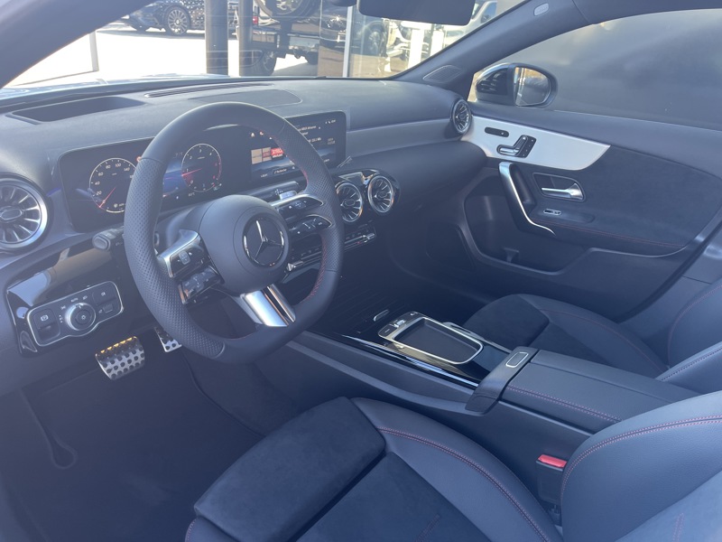 Image Mercedes-Benz CLASSE A 200 d Star Edition AMG Line Classe A 200 d Star Edition