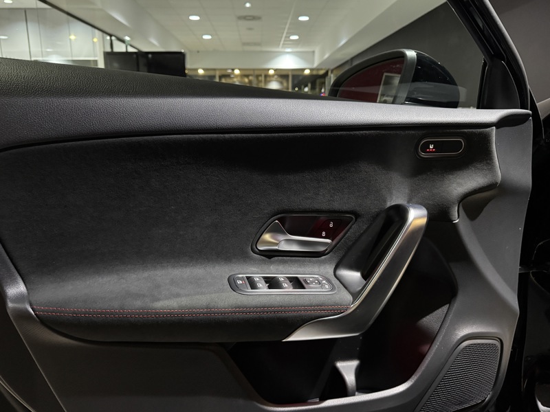 Image Mercedes-Benz CLASSE A A 200 d Compacte AMG Line Classe A 200 d AMG Line