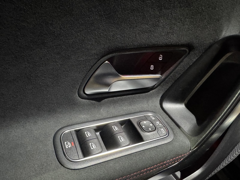 Image Mercedes-Benz CLASSE A A 200 d Compacte AMG Line Classe A 200 d AMG Line