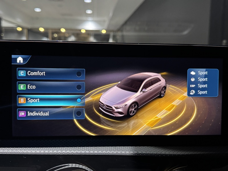 Image Mercedes-Benz CLASSE A A 200 d Compacte AMG Line Classe A 200 d AMG Line