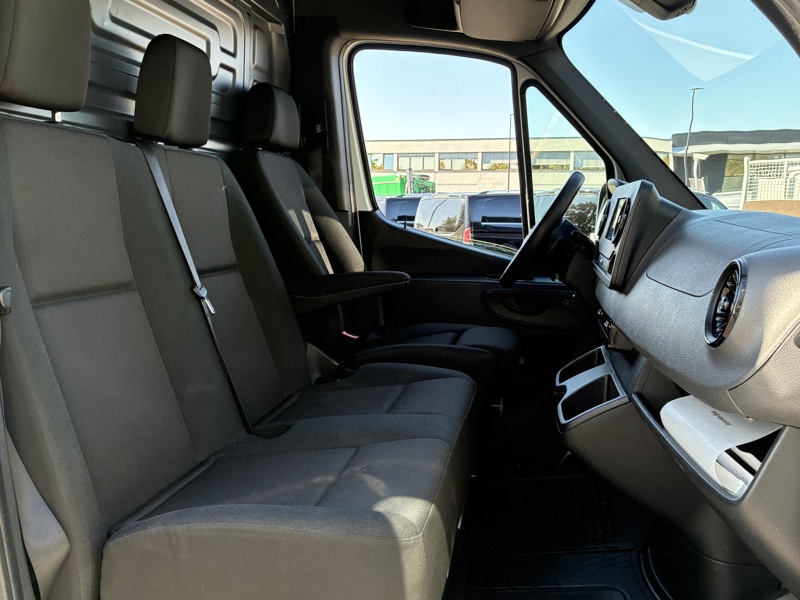 Image Mercedes-Benz SPRINTER FG 317 CDI 43S 14m3 L3H2 Gtie 48mois+2 révisions incluses 32.890Euro HT