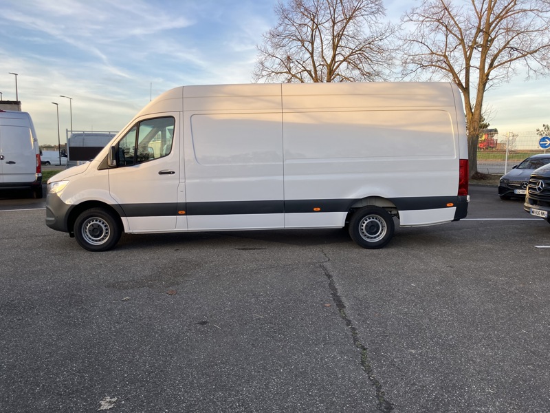 Image Mercedes-Benz SPRINTER 317 CDI 43S L3H2 PTRA 7T. 14m3  Gtie 48mois+2 révisions incluses 35.890Euro HT