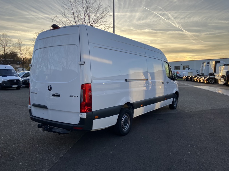 Image Mercedes-Benz SPRINTER 317 CDI 43S L3H2 PTRA 7T. 14m3  Gtie 48mois+2 révisions incluses 35.890Euro HT