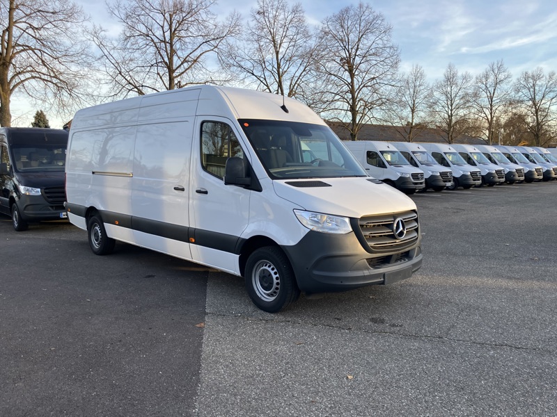 Image Mercedes-Benz SPRINTER 317 CDI 43S L3H2 PTRA 7T. 14m3  Gtie 48mois+2 révisions incluses 35.890Euro HT