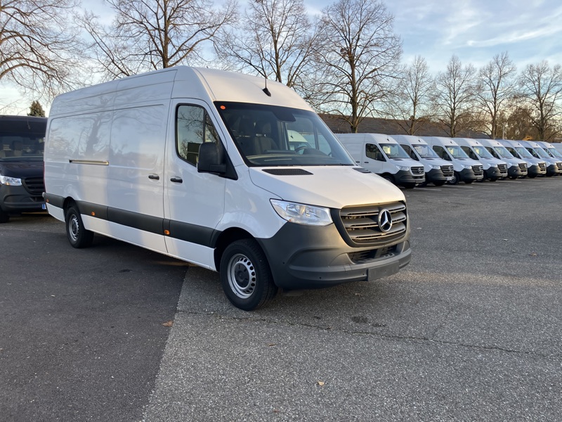 Image Mercedes-Benz SPRINTER 317 CDI 43S L3H2 PTRA 7T. 14m3  Gtie 48mois+2 révisions incluses 35.890Euro HT