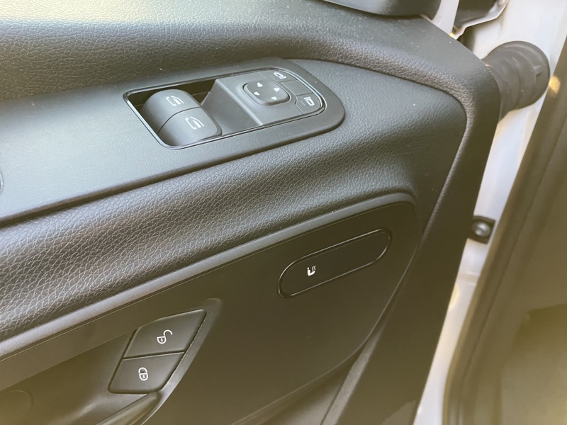 Image Mercedes-Benz SPRINTER 317 CDI 43S L3H2 PTRA 7T. 14m3  Gtie 48mois+2 révisions incluses 35.890Euro HT