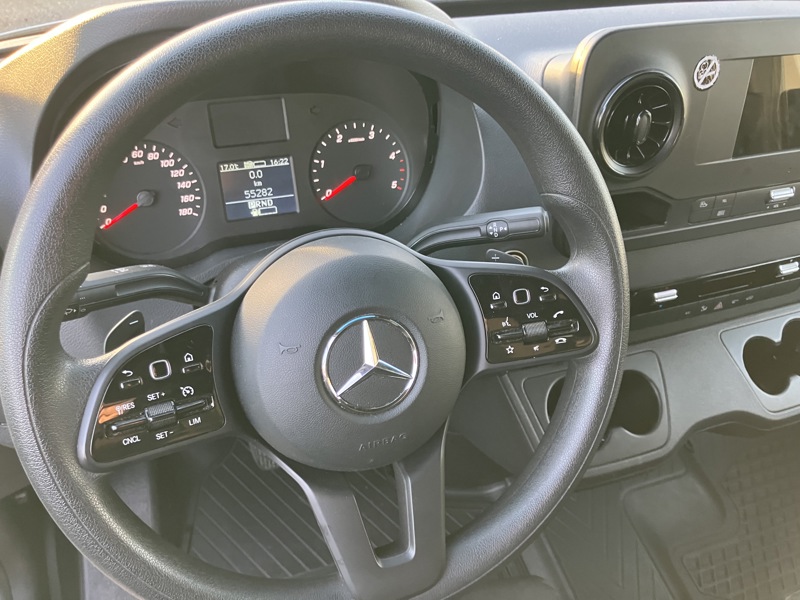 Image Mercedes-Benz SPRINTER 317 CDI 43S L3H2 PTRA 7T. 14m3  Gtie 48mois+2 révisions incluses 35.890Euro HT