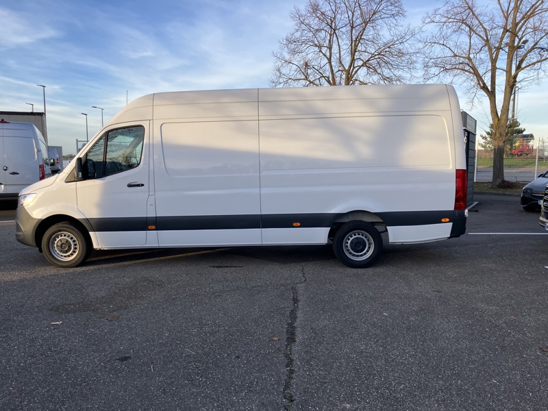 Image Mercedes-Benz SPRINTER 317 CDI 43S L3H2 PTRA 7T. 14m3  Gtie 48mois+2 révisions incluses 35.890Euro HT