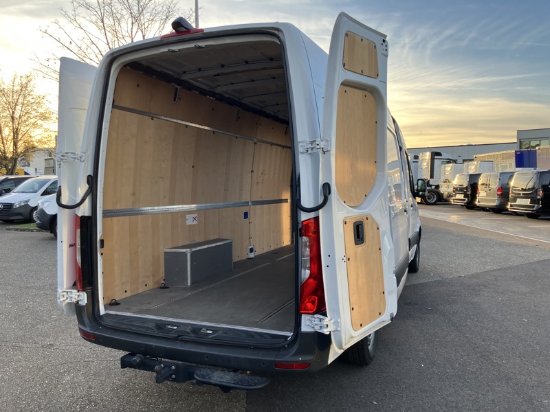 Image Mercedes-Benz SPRINTER 317 CDI 43S L3H2 PTRA 7T. 14m3  Gtie 48mois+2 révisions incluses 35.890Euro HT