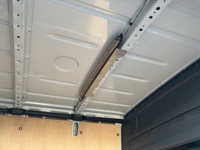 Image Mercedes-Benz SPRINTER 317 CDI 43S L3H2 PTRA 7T. 14m3  Gtie 48mois+2 révisions incluses 35.890Euro HT