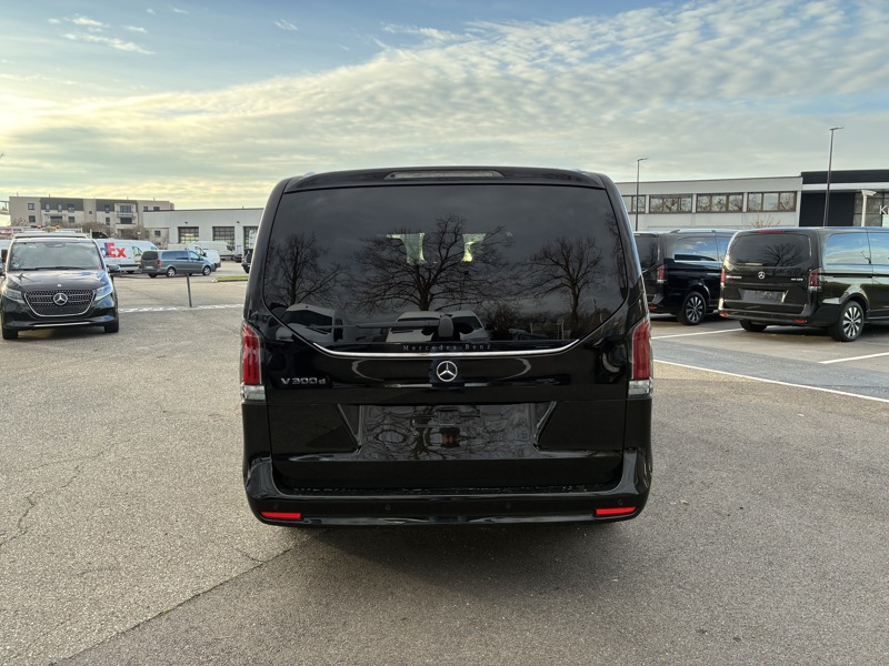 Image Mercedes-Benz CLASSE V V 300 d XL 8Places Gtie 48mois+2 révisions incluses 69.900Euro HT
