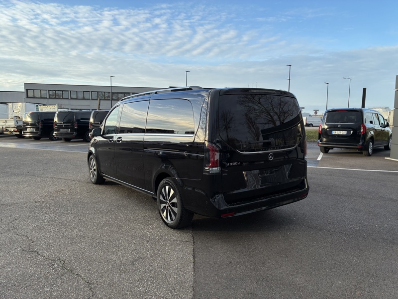 Image Mercedes-Benz CLASSE V V 300 d XL 8Places Gtie 48mois+2 révisions incluses 69.900Euro HT