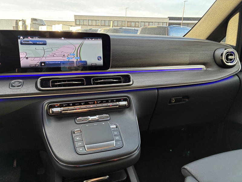 Image Mercedes-Benz CLASSE V V 300 d XL 8Places Gtie 48mois+2 révisions incluses 69.900Euro HT