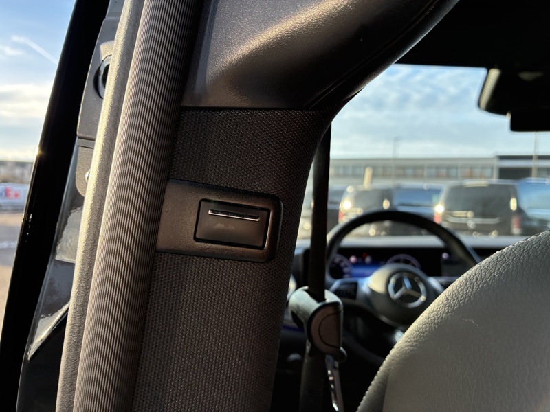 Image Mercedes-Benz CLASSE V V 300 d XL 8Places Gtie 48mois+2 révisions incluses 69.900Euro HT