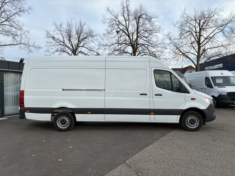 Image Mercedes-Benz SPRINTER 317 CDI Fourgon 43S 14m3 L3H2 170ch 34890€HT BVM6 Garantie 24Mois Mercedes