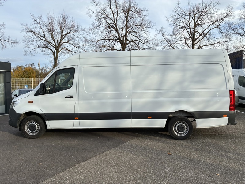 Image Mercedes-Benz SPRINTER 317 CDI Fourgon 43S 14m3 L3H2 170ch 34890€HT BVM6 Garantie 24Mois Mercedes