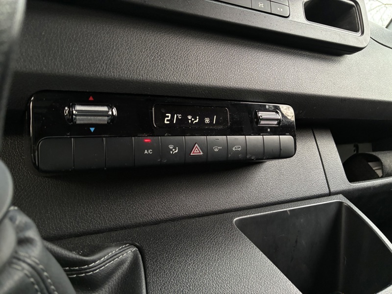 Image Mercedes-Benz SPRINTER 317 CDI Fourgon 43S 14m3 L3H2 170ch 34890€HT BVM6 Garantie 24Mois Mercedes