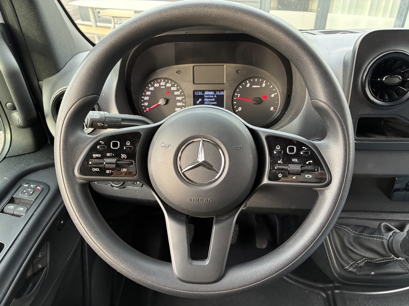 Image Mercedes-Benz SPRINTER 317 CDI Fourgon 43S 14m3 L3H2 170ch 34890€HT BVM6 Garantie 24Mois Mercedes