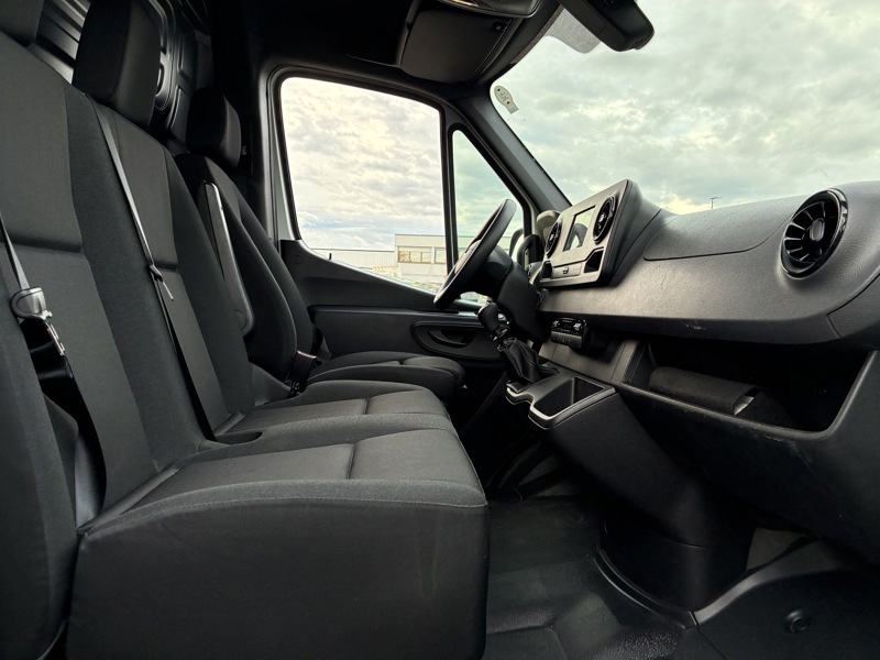 Image Mercedes-Benz SPRINTER 317 CDI Fourgon 43S 14m3 L3H2 170ch 34890€HT BVM6 Garantie 24Mois Mercedes