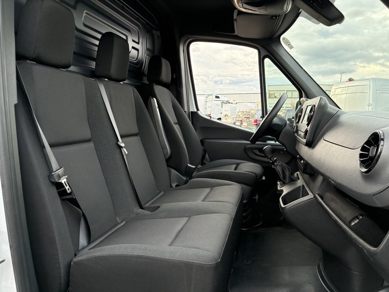 Image Mercedes-Benz SPRINTER 317 CDI Fourgon 43S 14m3 L3H2 170ch 34890€HT BVM6 Garantie 24Mois Mercedes