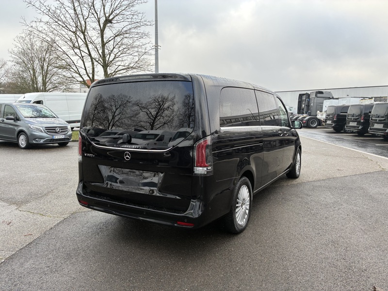 Image Mercedes-Benz CLASSE V V 300 d XL 8places Gtie 48mois+2 révisions incluses 66.890Euro HT