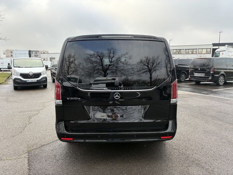 Image Mercedes-Benz CLASSE V V 300 d XL 8places Gtie 48mois+2 révisions incluses 66.890Euro HT