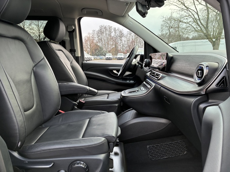 Image Mercedes-Benz CLASSE V V 300 d XL 8places Gtie 48mois+2 révisions incluses 66.890Euro HT