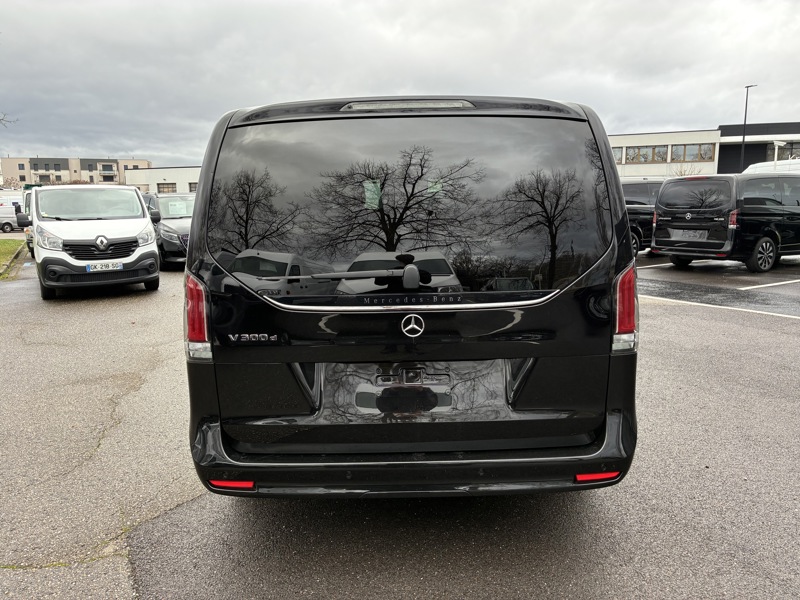 Image Mercedes-Benz CLASSE V V 300 d XL 8places Gtie 48mois+2 révisions incluses 66.900euro HT