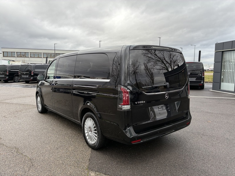 Image Mercedes-Benz CLASSE V V 300 d XL 8places Gtie 48mois+2 révisions incluses 66.900euro HT