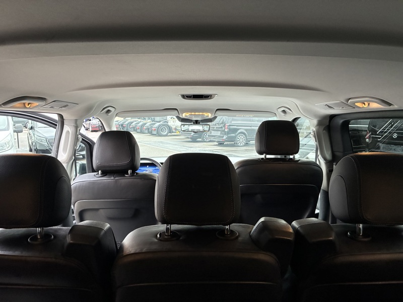 Image Mercedes-Benz CLASSE V V 300 d XL 8places Gtie 48mois+2 révisions incluses 66.900euro HT