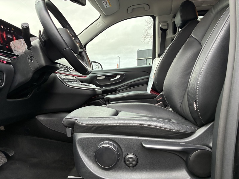 Image Mercedes-Benz CLASSE V V 300 d XL 8places Gtie 48mois+2 révisions incluses 66.900euro HT