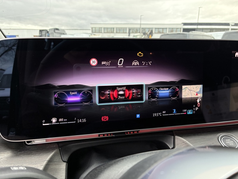 Image Mercedes-Benz CLASSE V V 300 d XL 8places Gtie 48mois+2 révisions incluses 66.900euro HT