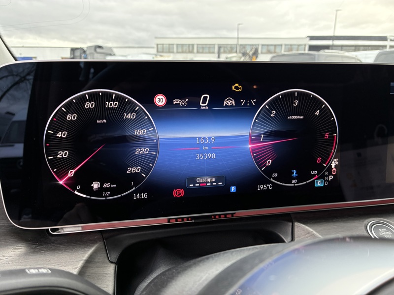 Image Mercedes-Benz CLASSE V V 300 d XL 8places Gtie 48mois+2 révisions incluses 66.900euro HT