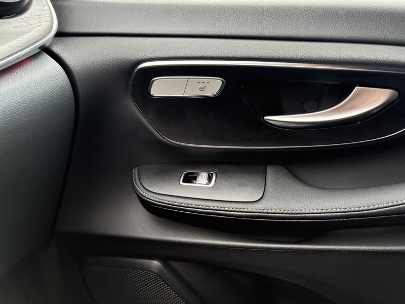 Image Mercedes-Benz CLASSE V V 300 d XL 8Places Gtie 48mois+2 révisions incluses 69.890euro HT