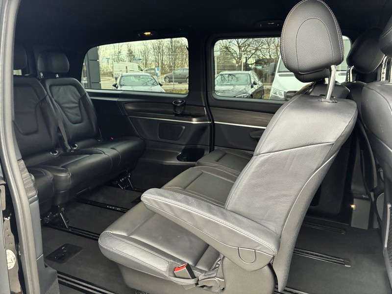 Image Mercedes-Benz CLASSE V V 300 d XL 8Places Gtie 48mois+2 révisions incluses 69.890euro HT