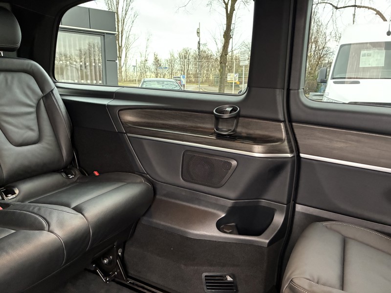 Image Mercedes-Benz CLASSE V V 300 d XL 8Places Gtie 48mois+2 révisions incluses 69.890euro HT