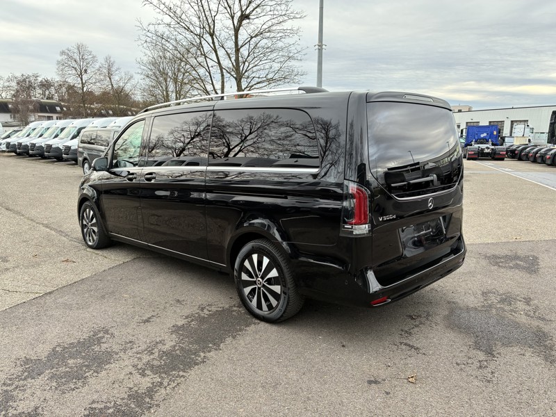 Image Mercedes-Benz CLASSE V V 300 d XL 8Places Gtie 48mois+2 révisions incluses 69.890euro HT