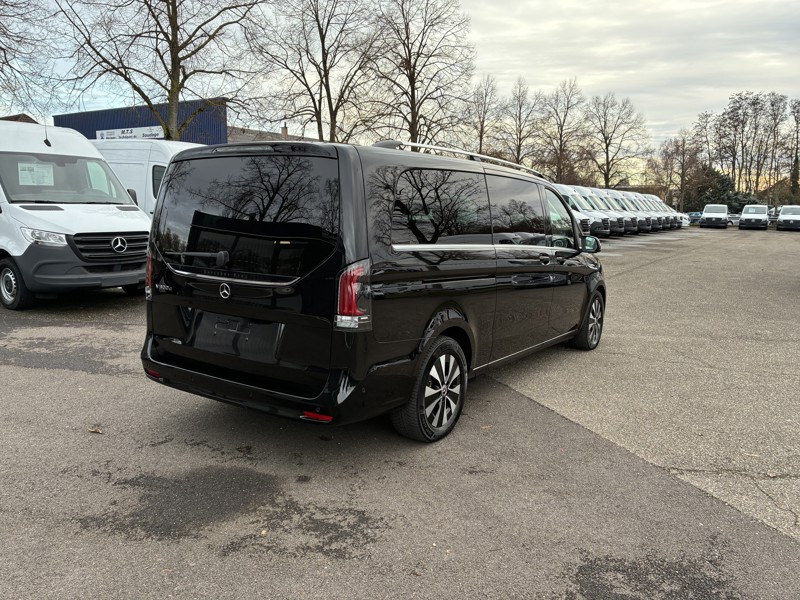 Image Mercedes-Benz CLASSE V V 300 d XL 8Places Gtie 48mois+2 révisions incluses 69.890euro HT