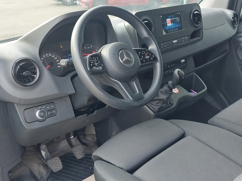 Image Mercedes-Benz SPRINTER 317 CDI 37S L2H2 12M3  31.900euro HT Garantie 24mois Mercedes-Benz 