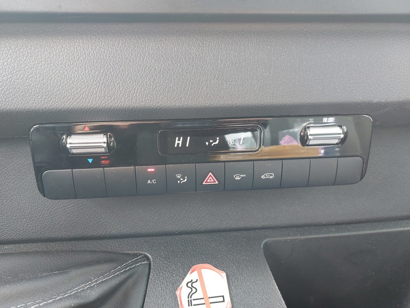 Image Mercedes-Benz SPRINTER 317 CDI 37S L2H2 12M3  31.900euro HT Garantie 24mois Mercedes-Benz 