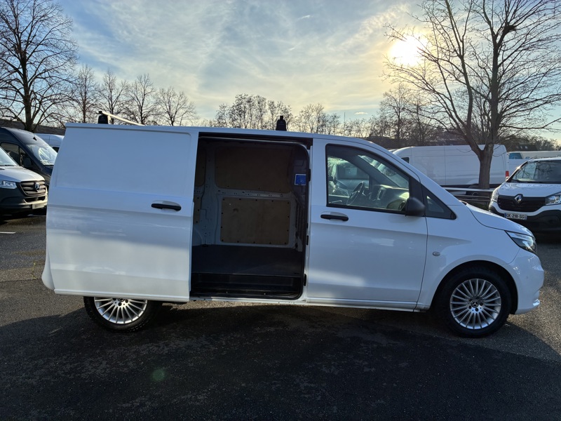 Image Mercedes-Benz VITO 116 CDI Compact Select  Garantie 24 Mois Mercedes-Benz  24.917euro HT