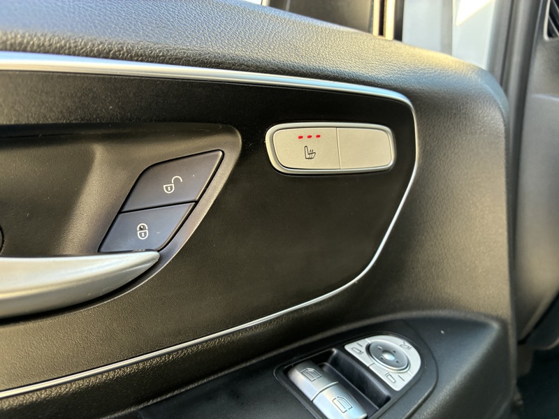 Image Mercedes-Benz VITO 116 CDI Compact Select  Garantie 24 Mois Mercedes-Benz  24.917euro HT