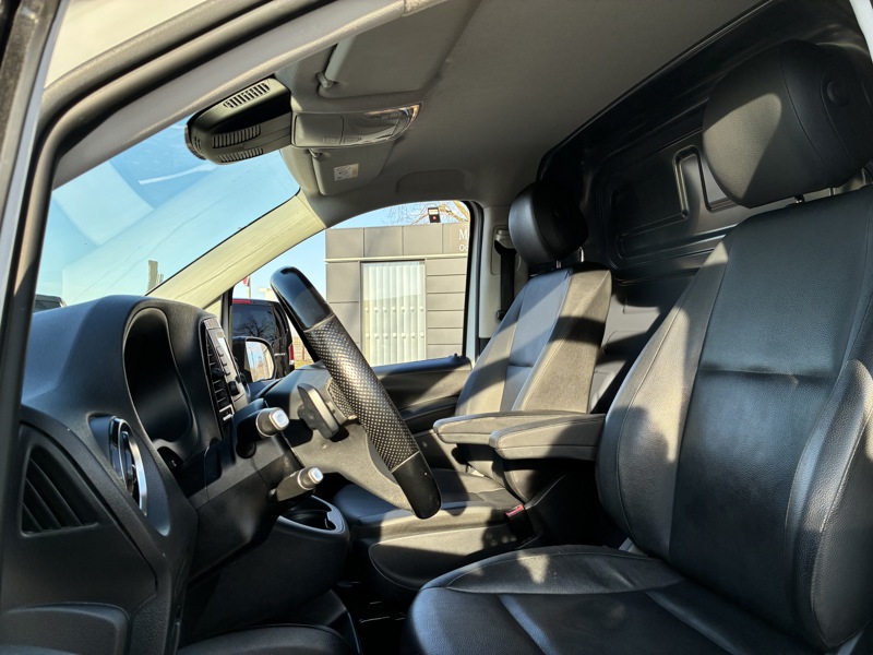 Image Mercedes-Benz VITO 116 CDI Compact Select  Garantie 24 Mois Mercedes-Benz  24.917euro HT