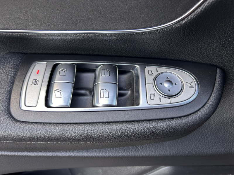 Image Mercedes-Benz CLASSE V 220 d Long Toit pano !! PAS DE MALUS !!