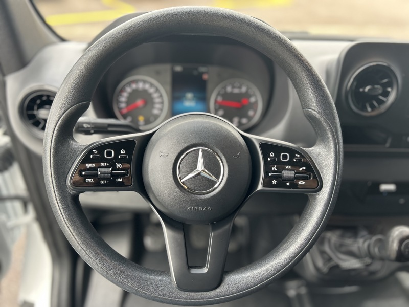 Image Mercedes-Benz SPRINTER 314 CDI Fourgon Toit Sureleve  Pack Led - Apple CarPlay 26900HT