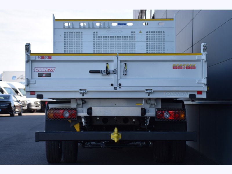 Mitsubishi FUSO CANTER NEUF 3C15M28 Benne  + Coffre /  145ch - BVA  - 42 300€ HT