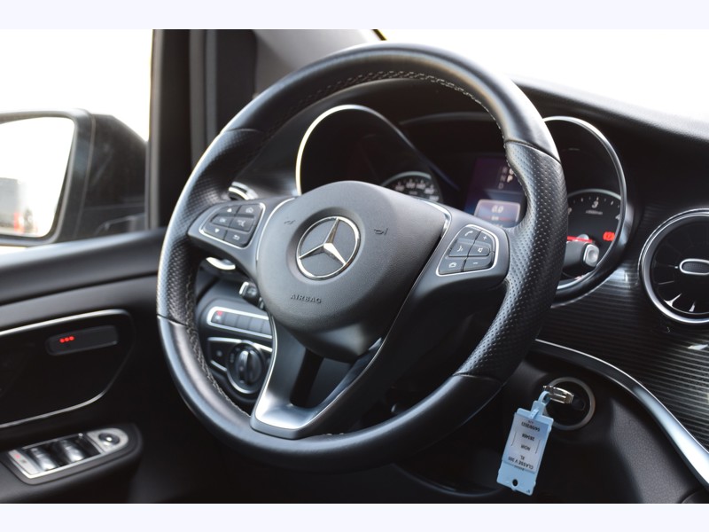 Image Mercedes-Benz CLASSE V V 300 d XL  / L3  -  8 places - Avantgarde  - 55 990€ HT