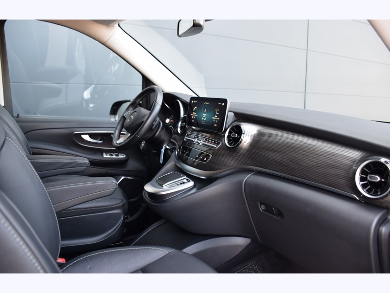 Image Mercedes-Benz CLASSE V V 300 d XL  / L3  -  8 places - Avantgarde  - 54 990€ HT