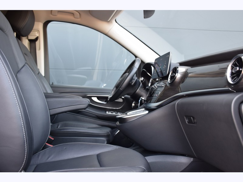 Image Mercedes-Benz CLASSE V V 300 d XL  / L3  -  8 places - Avantgarde  - 54 990€ HT