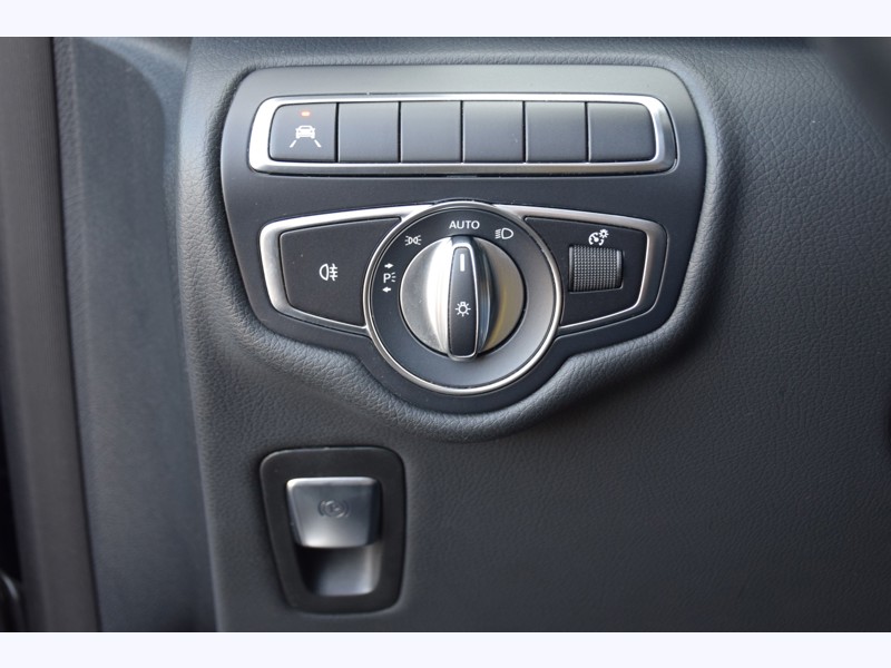 Image Mercedes-Benz CLASSE V V 300 d XL  / L3  -  8 places - Edition  - 55 990€ HT